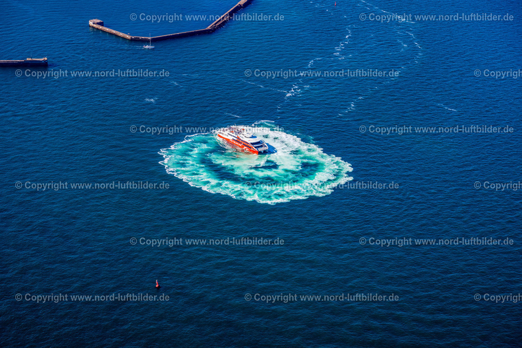 Helgoland_Halunder_Jet_FRS_Fähre_ELS_8232280824 | HELGOLAND 28.08.2024 Fahrt eines Fähr- Schiffes " FRS Halunder Jet " in Helgoland im Bundesland Schleswig-Holstein, Deutschland. // Trip of a ferry ship "FRS Halunder Jet" in Heligoland in the state Schleswig-Holstein, Germany. Foto: Martin Elsen