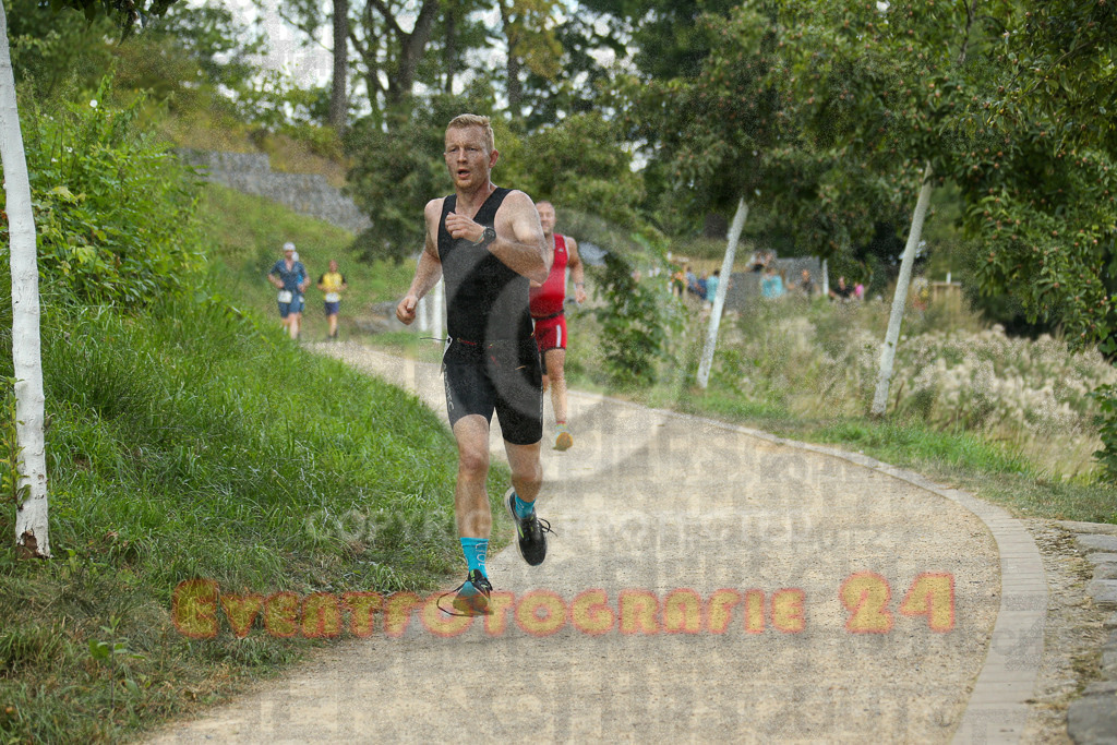 250824_1358_EX1_4443 | Sportfotografie im Rhein-Sieg Kreis, Köln, Bonn, NRW, Rheinland Pfalz, Hessen, etc. Unser Tätigkeitsfeld umfasst den Laufsport vom Volkslauf über den Marathon, Duathlon, Triathon bis zum Ultralauf wie Kölnpfad Ultra oder Schindertrail.