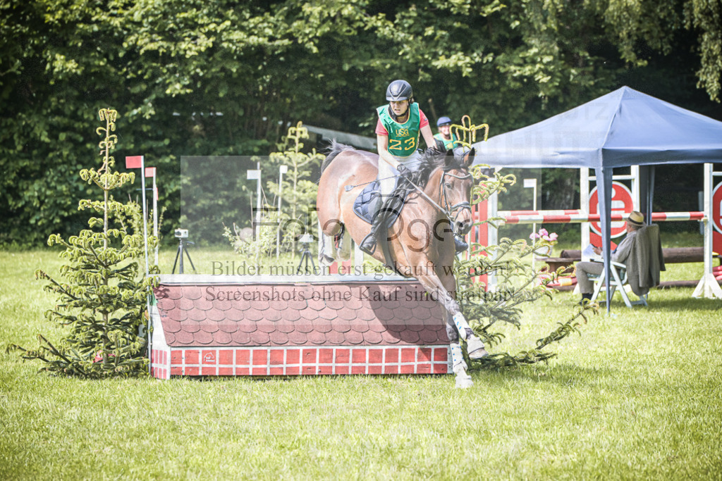 DOS_9085 | Entdecke hochwertige Reitturnierfotos von Foto Oger. Professionell, emotional und authentisch – jetzt Lieblingsmomente im Shop bestellen.Deutschlandweite Turnierfotografie. - Realisiert mit Pictrs.com
