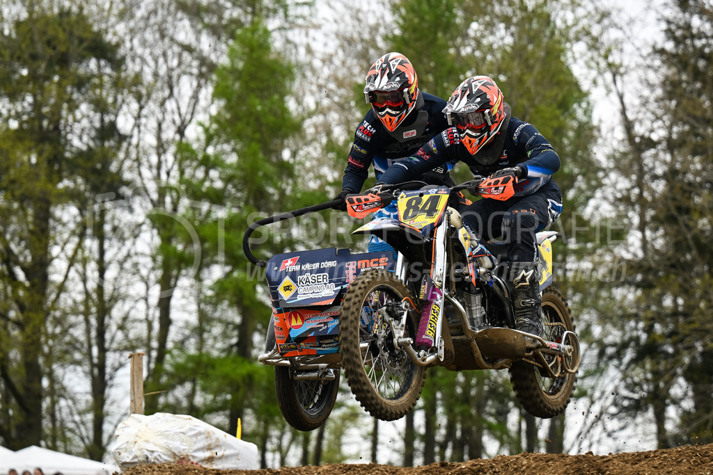 Motocross Schlatt bei Winterthur - 30. April 2023 | #84 Kaeser Remo / Doerig Cornelio aus Schweizersholz (CH) auf VMC KTM in der Kategorie Seitenwagen am Motocross Schlatt bei Winterthur, 30. April 2023. 
Instagram: @mx_schlatt | @mc_wila | @sam_schweiz
Bild: Sportfotografie Markus Aeschimann | www.markus-aeschimann.ch - Realisiert mit Pictrs.com