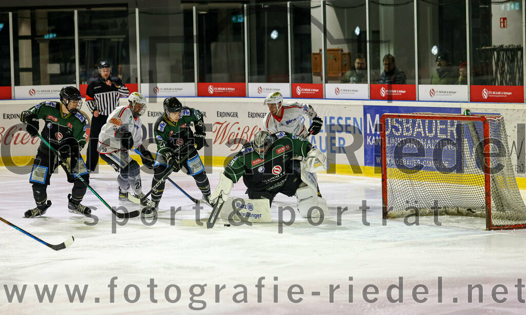 2022-11-04_098_Eishockey_TSV_Erding_gegen_TSV_Peissenberg | Erding, Deutschland, 04.11.2022:
Eishockey, Bayernliga 2022 / 2023, 10. Spieltag, TSV Erding gegen TSV Peißenberg, Endergebnis: 4:3

Foto: Christian Riedel / fotografie-riedel.net