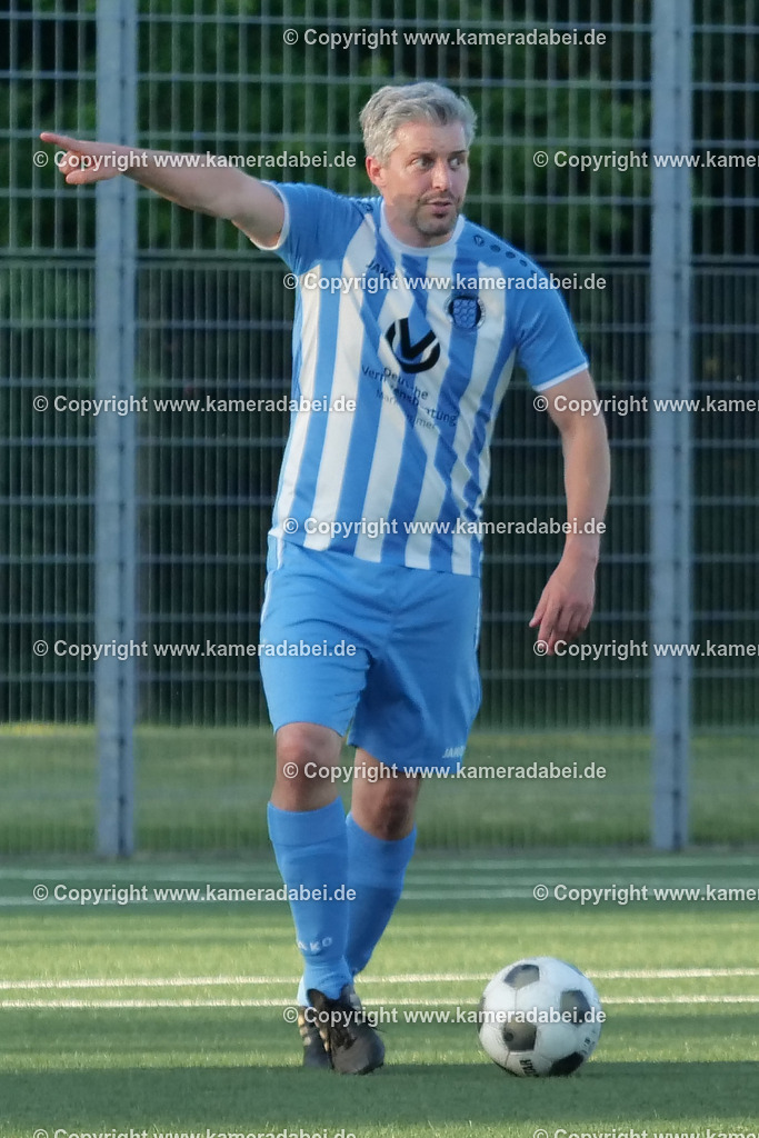 Fußball Kreispokal 25/26 Ü 32 : Spiel um Platz 3 : SV 08/29 Friedrichsfeld - SV Ringenberg AH  2 : 1 | Fußball Kreispokal 25/26 Ü 32 : Spiel um Platz 3 : SV 08/29 Friedrichsfeld - SV Ringenberg AH  2 : 1Spielort : Voerde Friedrichsfeld - Realisiert mit Pictrs.com