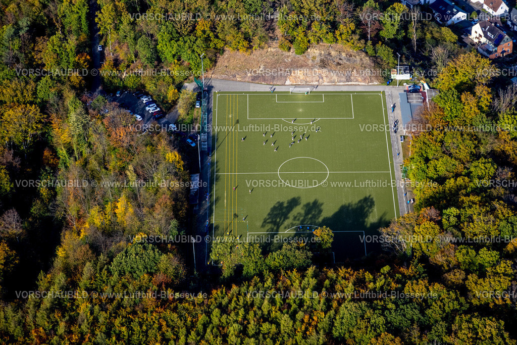 Wetter221017432 | Luftbild, Sportplatz Am Brasberg, Bäume in Herbstfarben, Wengern, Wetter, Ruhrgebiet, Nordrhein-Westfalen, Deutschland