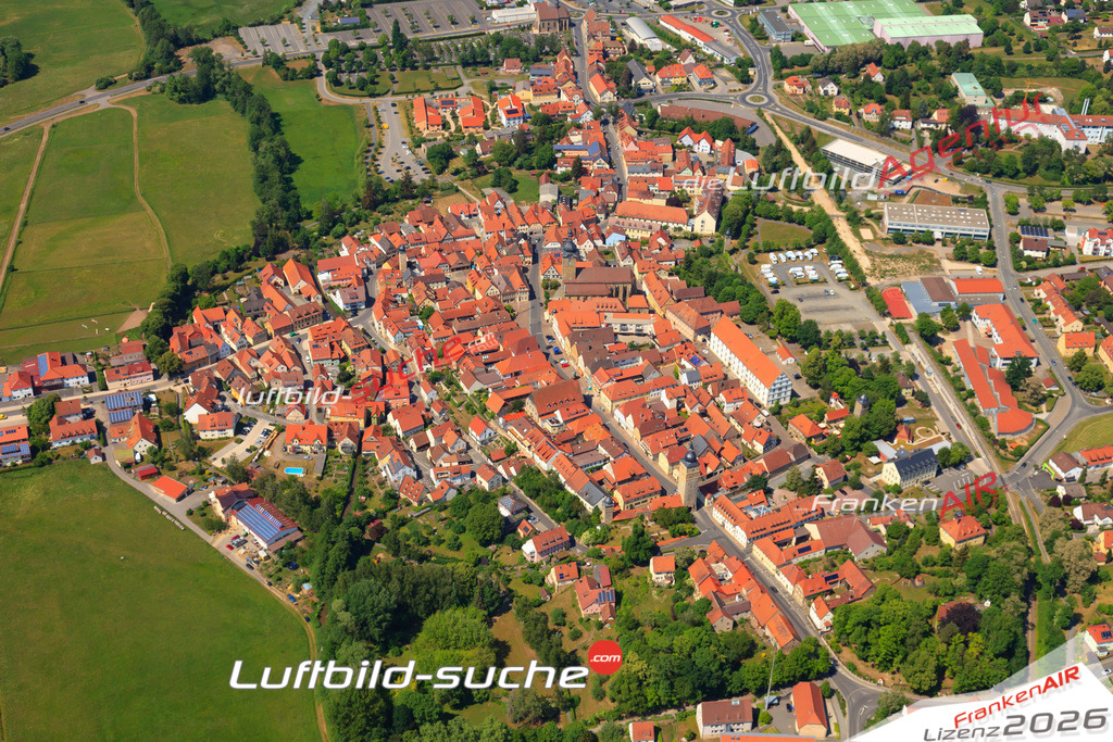 Die Luftaufnahme der Stadt Ebern wurde vom UL-Flugzeug heraus erstellt ( keine Drohne )- hohe Auflösung für beste Qualität