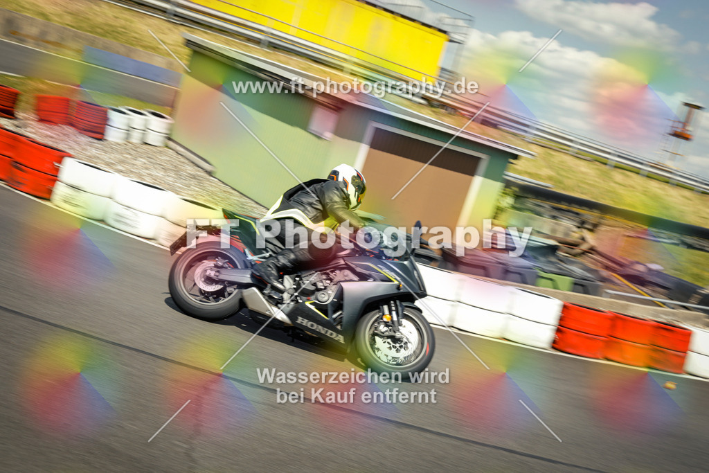 OBK_Mai_Martina_Markus-11139 | Hier findet Ihr Bilder von Touristenfahrten auf der Nürburgring Nordschleife oder von anderen Veranstaltungen die ich besucht habe. Viel Spass beim Durch Schauen 