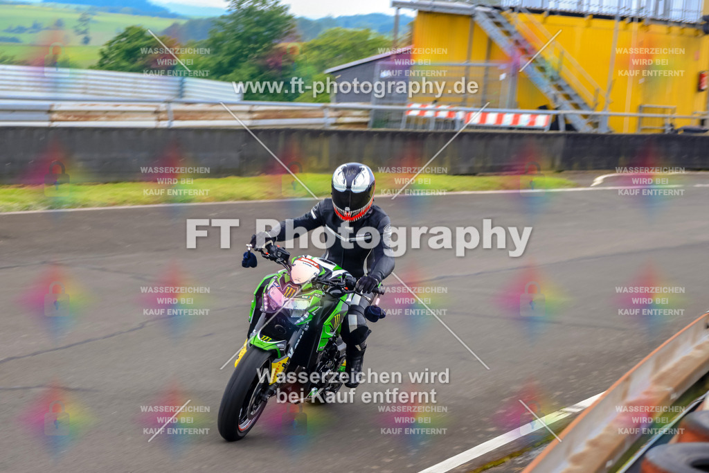 OBK-5656 | Hier findet Ihr Bilder von Touristenfahrten auf der Nürburgring Nordschleife oder von anderen Veranstaltungen die ich besucht habe. Viel Spass beim Durch Schauen 