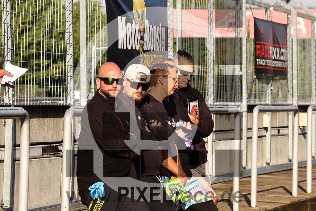 social-20250829_00017 | Schöne Erinnerungen an spannende Momente - das festzuhalten ist unser Job. PIXELrace.de ist seit 2003 auf den Rennstrecken Europas unterwegs um die Action draußen beim Fahren und die wunderbare Stimmung imm Fahrerlager für euch einzufangen.