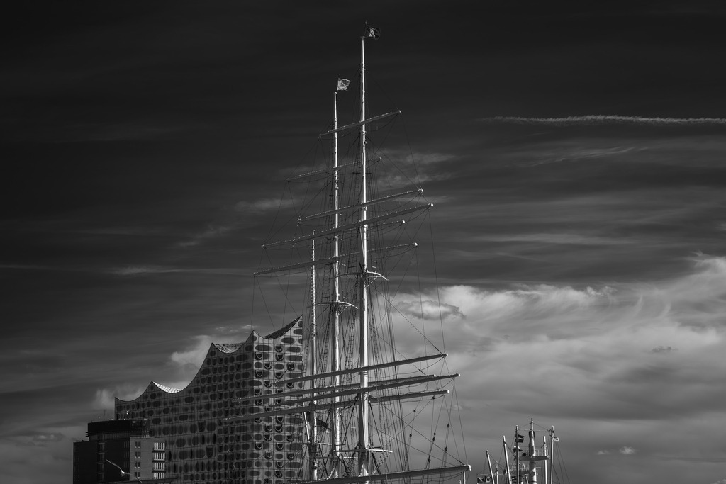 2025_09_25_HH-LANDUNGSBRUECKEN+ALTER ELBTUNNEL_MCP3046 sw | Hochwertig gedruckte Fotografien für die Wand, als Kalender und zum Verschenken. Hamburg & Norddeutschland und überall wo ich mit der Kamera unterwegs war.