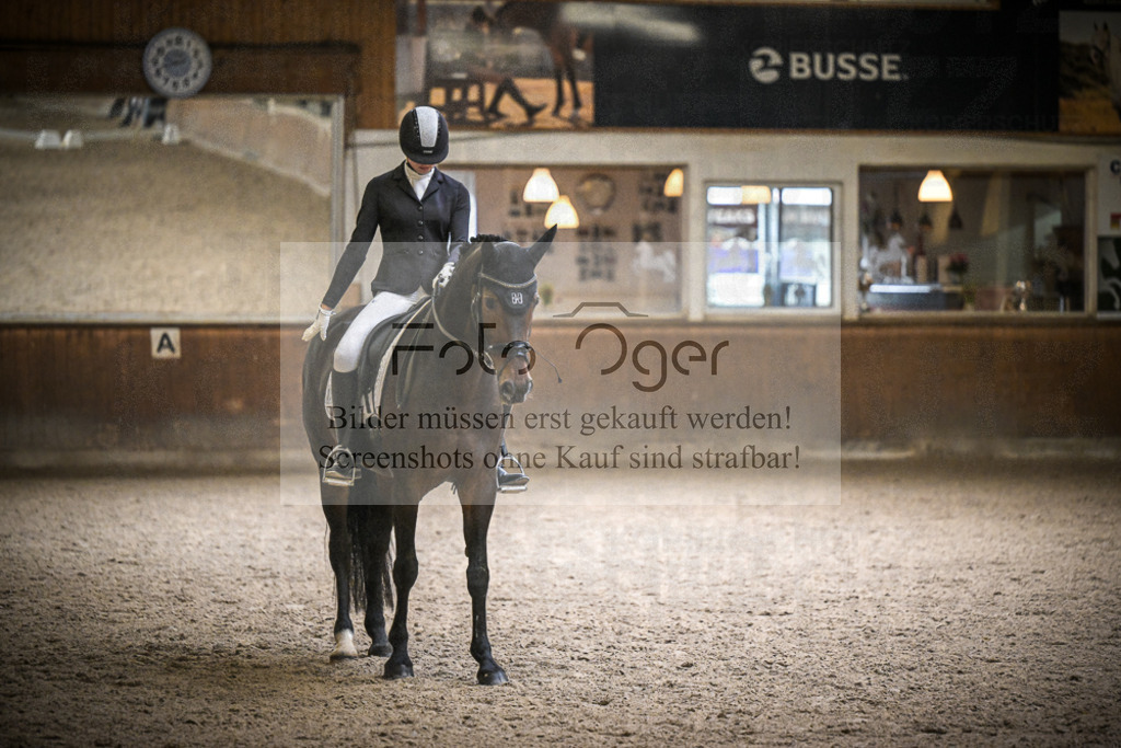 DOS_0328 | Entdecke hochwertige Reitturnierfotos von Foto Oger. Professionell, emotional und authentisch – jetzt Lieblingsmomente im Shop bestellen.Deutschlandweite Turnierfotografie. - Realisiert mit Pictrs.com