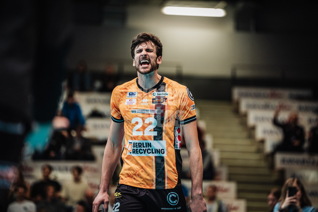 Volleyball | Herren | Saison 2025/2026 | Volleyball Ligacup | Finale | SVG Lüneburg vs. Berlin Recycling Volleys | 12.10.2024 | Jake Hanes (#22, BERLIN RECYCLING Volleys) jubelt