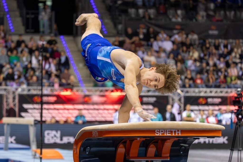 Stuttgart: DTB-Pokal 2026, Gerätfinals | Stuttgart: DTB-Pokal 2026, Gerätfinals***Tommaso Brugnami (Italien) am Sprung - Realisiert mit Pictrs.com