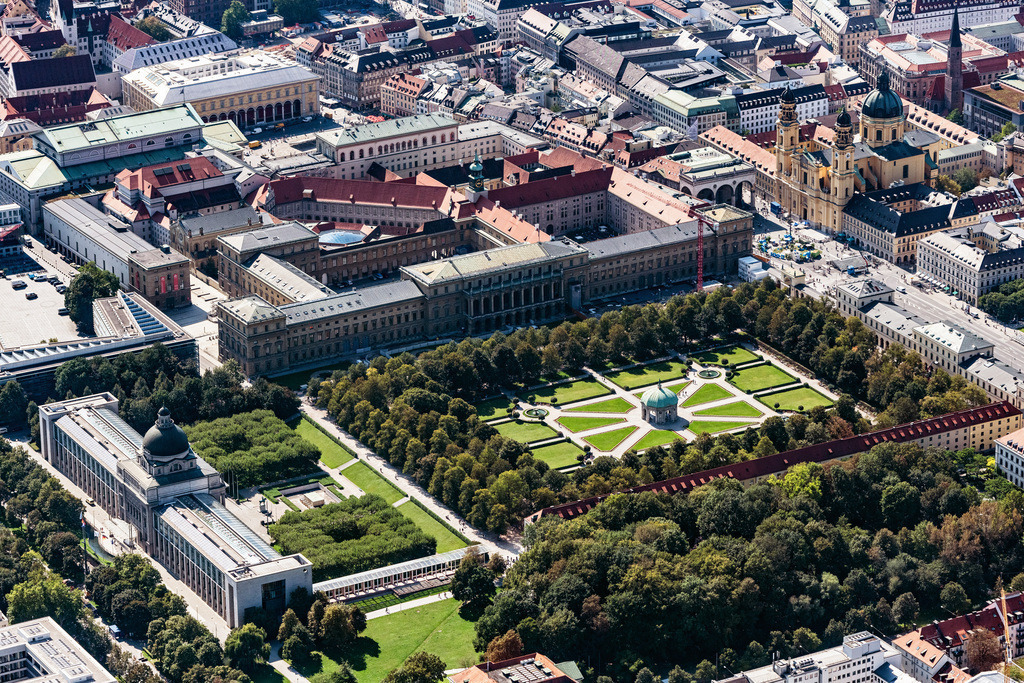 dr__0019990.jpg | MüNCHEN 18.09.2018 Parkanlage Hofgarten an der Hofgartenstraße in München im Bundesland Bayern, Deutschland. // Park of Hofgarten on Hofgartenstrasse in Munich in the state Bavaria, Germany. Foto: Daniel Reiter