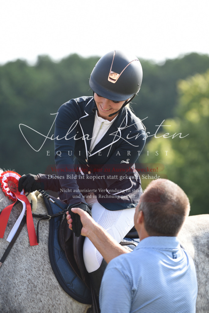 DSC_8973 | Pferde- und Turnierfotografie in Westsachsen. Pferdeportraits, Auftragszeichnungen und intuitive Kunst.