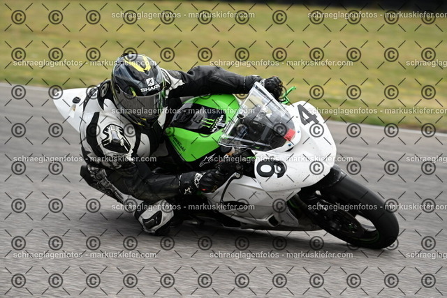 25bt02-0602 | markuskiefer.com - Realisiert mit Pictrs.com