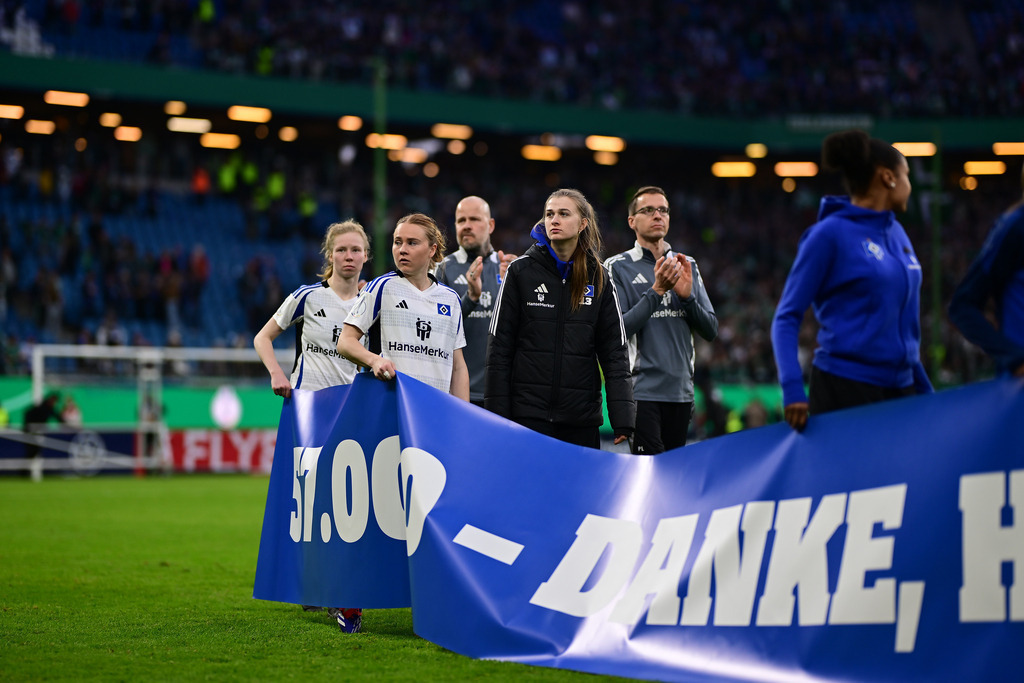 Fußball I Frauen I Saison 2024-2025 I DFB-Pokal I Halbfinale I Hamburger SV - SV Werder Bremen | Der Sportfotograf. - Realisiert mit Pictrs.com
