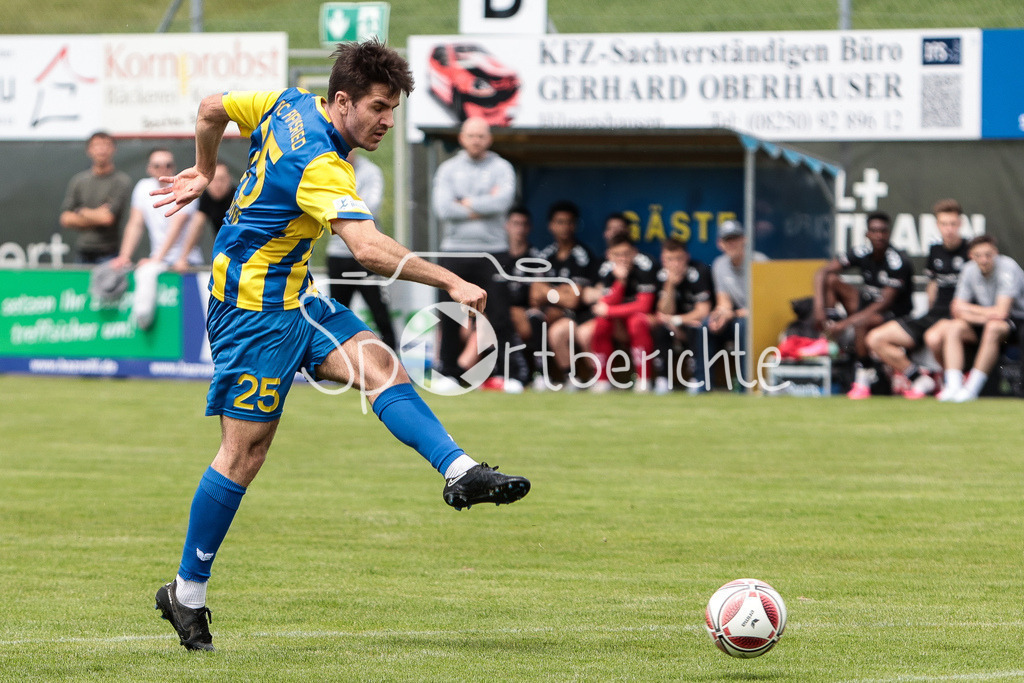 FC Pipinsried - SV Wacker Burghausen | Professionelle Sportfotos aus den Bereichen Fußball, Eishockey, Handball und vieles mehr. Ob Sieg oder Niederlage