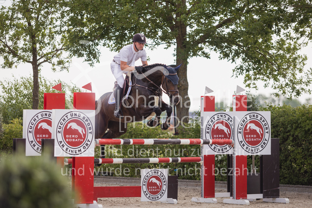 230616_Lemwerder_Springpf-M-800 | Deine schönsten Turniermomente als professionelle Fotos! Entdecke hochwertige Pferdesport-Fotografie im Online-Shop. Jetzt Fotos finden & bestellen!