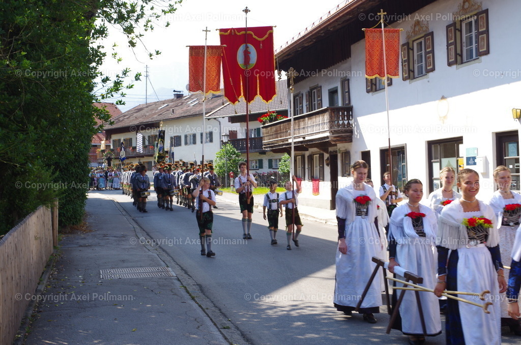 IMGP3603 | fotografiert von Axel PollmannLeonhardi Wallfahrt Benediktbeuern und Murnau, Fronleichnam, Fasching, Landschaft im Loisachtal und Benediktbeuern  - Realisiert mit Pictrs.com