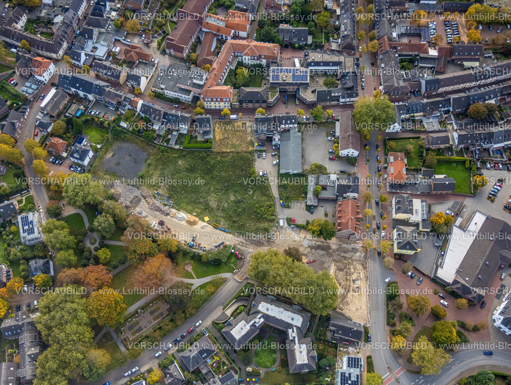 Rees251004880 | Luftbild, Baustelle am Stadtgarten, herbstliche Bäume, Rees, Niederrhein, Nordrhein-Westfalen, Deutschland
