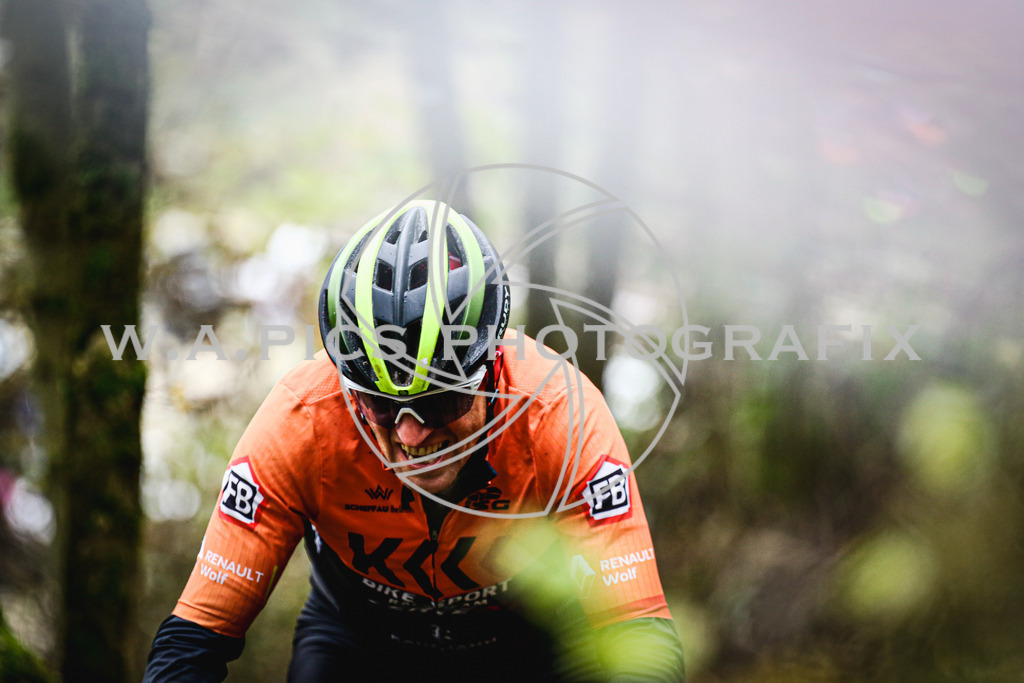 ..... | AUSTRIA, 24.11.24, 3.Radquerfeldein GP um das Sportzentrum Gunskirchen Image shows: Photo: Wapics / Andreas Willdoner