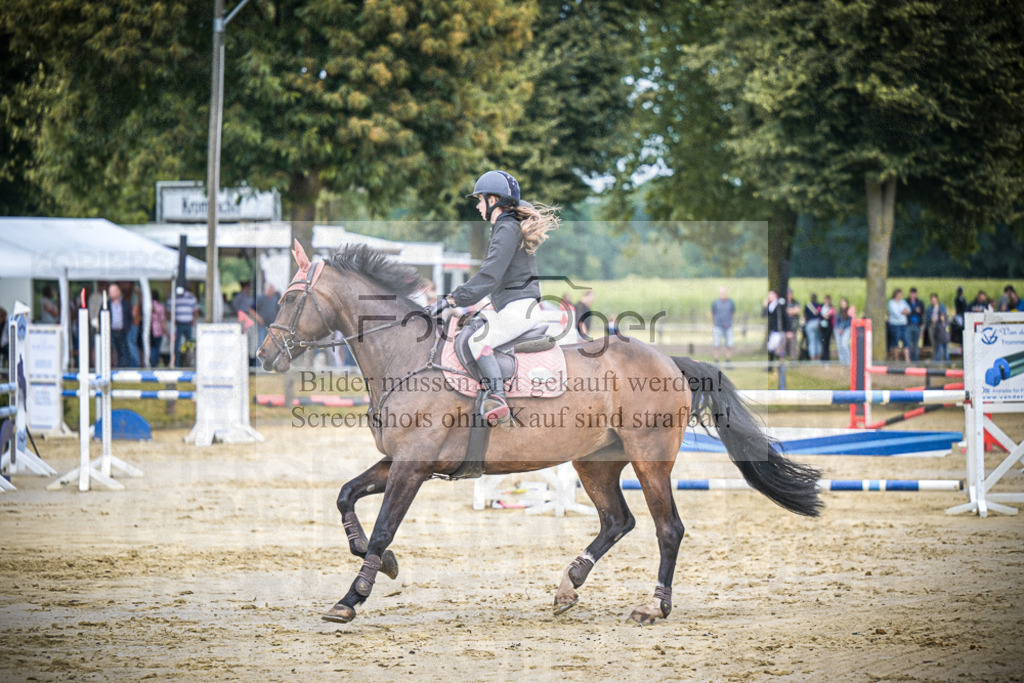 DOS_2175 | Entdecke hochwertige Reitturnierfotos von Foto Oger. Professionell, emotional und authentisch – jetzt Lieblingsmomente im Shop bestellen.Deutschlandweite Turnierfotografie. - Realisiert mit Pictrs.com