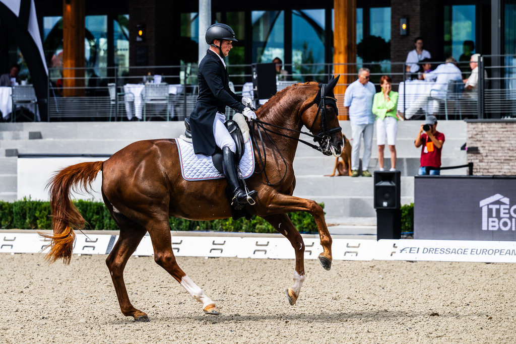 Nicolas Wagner-Ehlinger on Quater Back Junior | FEI Dressage European Championship for Seniors - Realisiert mit Pictrs.com