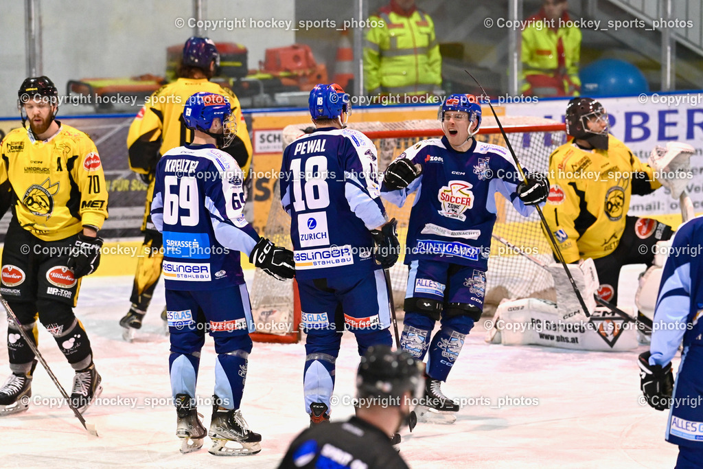 ESC Steindorf vs. EC Hornets Spittal 20.2.2024 | #70 Kronig Daniel EC Hornets Spittal, Jubel ESC Steindorf, #69 Kreuzer Philipp ESC Steindorf, #18 Pewal Martin ESC Steindorf, #46 Maurer Julian ESC Steindorf, #1 Zauchner Rene EC Hornets Spittal, ESC Steindorf vs. EC Hornets Spittal 20.2.2024, ESC Steindorf vs. EC Hornets Spittal 20.2.2024 am 20.02.2024 in Steindorf (Ossiachersee Halle), Austria, (Photo by Bernd Stefan)