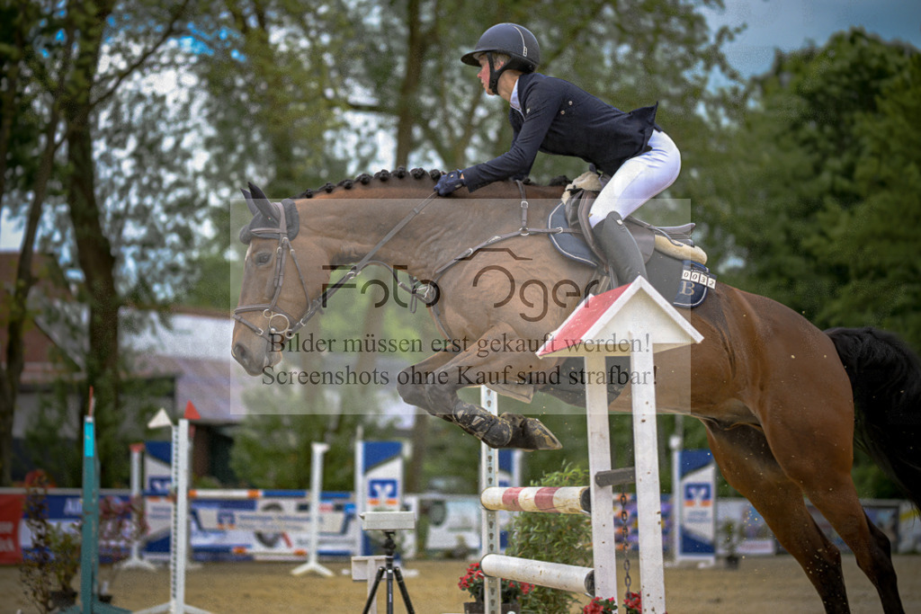 20240505-DOS_8958 | Entdecke hochwertige Reitturnierfotos von Foto Oger. Professionell, emotional und authentisch – jetzt Lieblingsmomente im Shop bestellen.Deutschlandweite Turnierfotografie. - Realisiert mit Pictrs.com