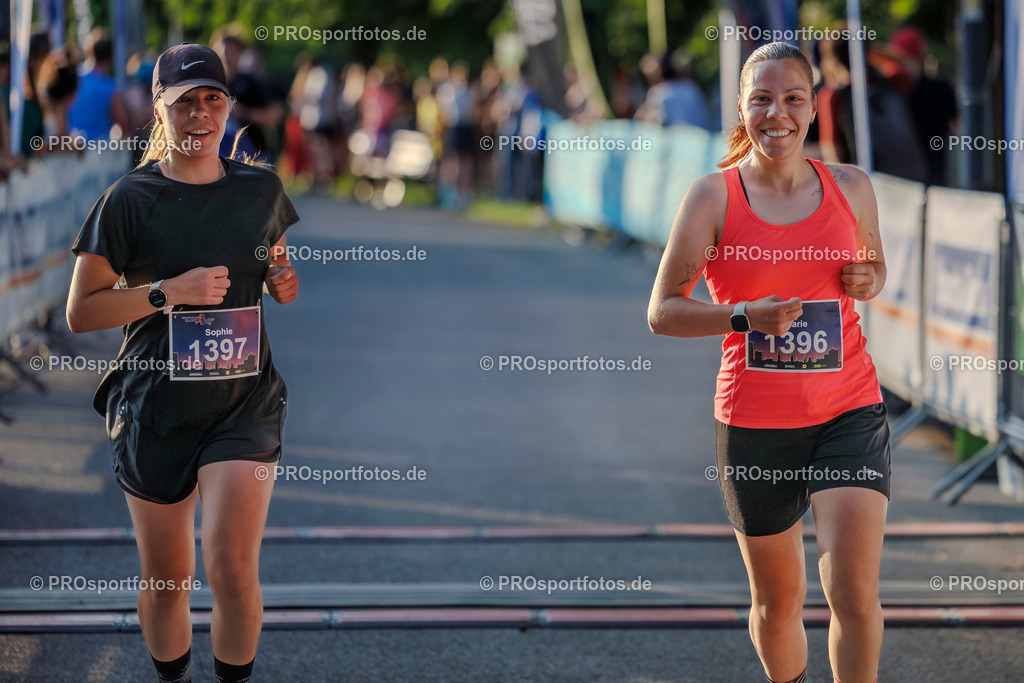 Sparda-Bank Nachtlauf Bonn; Bonn, 18.06.2025 | Impressionen vom Sparda-Bank Nachtlauf Bonn am 18.06.2025 in Bonn (Nordrhein-Westfalen). 