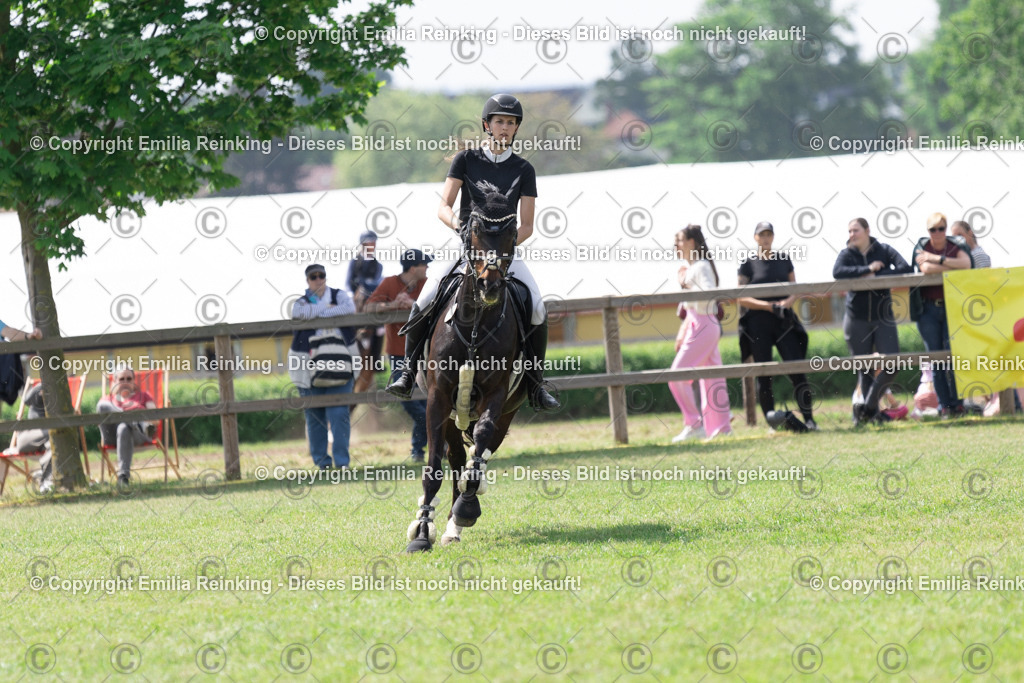 CL5A3307 | Emilia Reinking Fotografie - Realisiert mit Pictrs.com