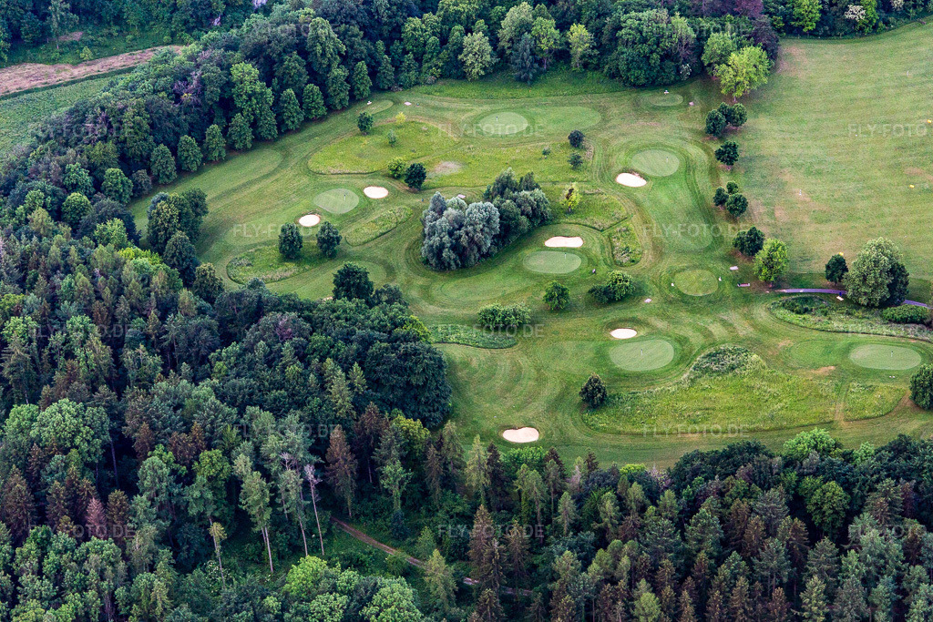 Luftbild: Der Country Club Schloss Langenstein - Der Golfplatz am Bodensee im Ortsteil Orsingen in Orsingen-Nenzingen im Bundesland Baden-Württemberg in Deutschland. Foto: IMG_131762.jpg vom 25.05.2022 durch Werner Riehm/FLY-FOTO.deTurniere & Veranstaltungen | GC Schloss Langenstein