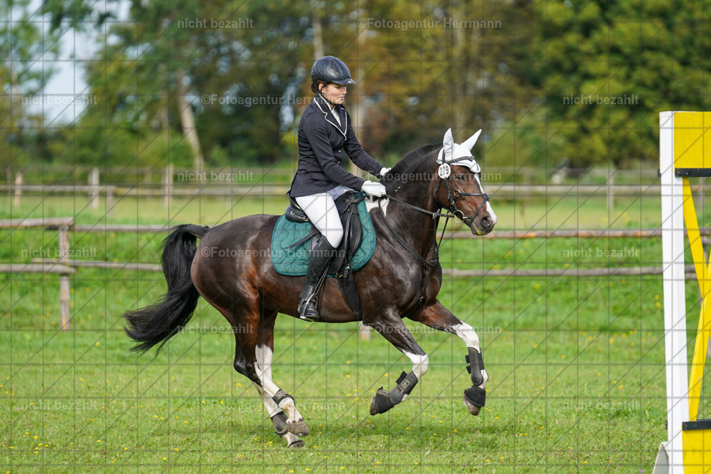 20230917-FAH09119 | Landsberg am Lech, 2023, Kaufbeuren, Kempten, Allgäu, Turnierfotografen Bayern, Fotoagentur Herrmann, Turnierbilder, Reitsport Fotos, Pferdefotograf, Augsburg, Bad Tölz, Dachau, Karlsfeld, Memmingen, Buchloe, Schwabmünchen