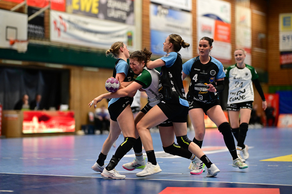 Handball I Frauen I Saison 2024-2025 I 1. HBF I 16. Spieltag I Buxtehuder SV - VfL Oldenburg | Der Sportfotograf. - Realisiert mit Pictrs.com