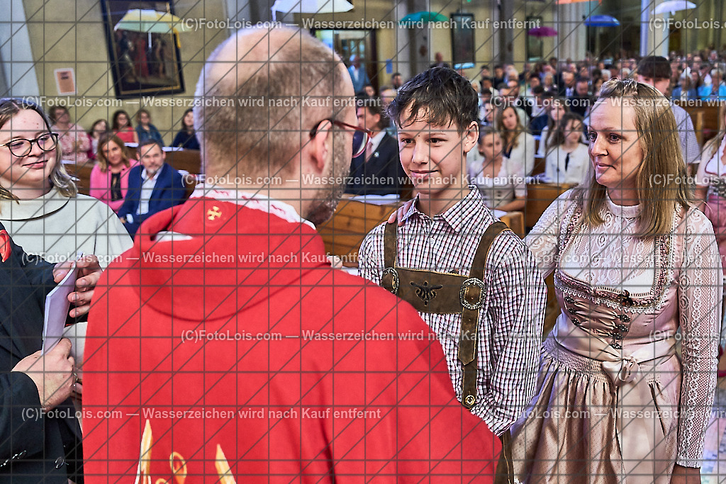 ALP0880_PfarrFirmung Wieselburg_Firmvorgang | (C)FotoLois.com, Alois Spandl, Firmung in der Pfarrkirche Wieselburg mit Generalvikar Dr. Christoph Weiss, Dechant Pfarrer Daniel Kostrzycki und Monignore Franz Dammerer, Sa 15. Juni 2024.