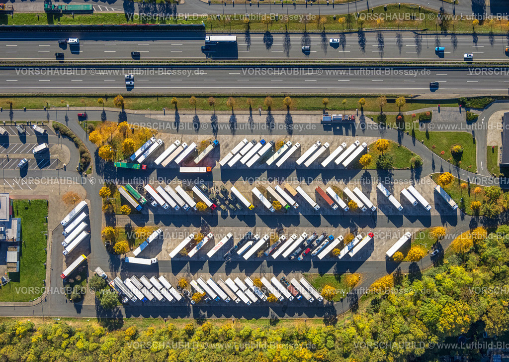 Hamm251001716 | Luftbild, Serways Raststätte Rhynern mit LKW Parkplatz an der Autobahn A2, Formen und Farben, Stadtbezirk Rhynern, Hamm, Ruhrgebiet, Nordrhein-Westfalen, Deutschland