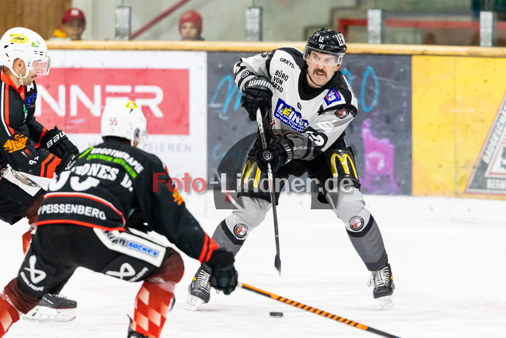 Bayernliga Eishockey, TSV Peißenberg Miners gegen den ESV Buchloe Pirates am 13.11.22 in Peißenberg | Bayernliga Eishockey, TSV Peißenberg Miners gegen den ESV Buchloe Pirates am 13.11.22 in Peißenberg