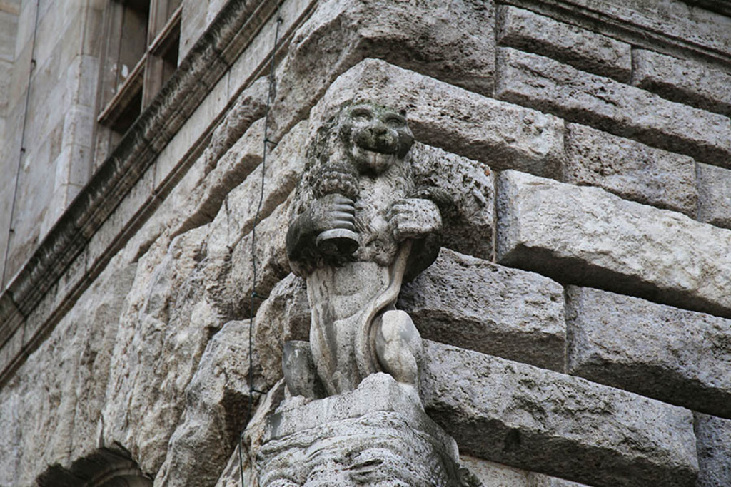Foto: Leipzig - Der Steuermoloch verschlingt den Bürger | Das Team hinter BILDLEXIKON LEIPZIG bündelt historische wie aktuelle Informationen über die Stadt Leipzig in Text und Bild auf einer Plattform und stellt diese der interessierten Öffentlichkeit zur Verfügung.