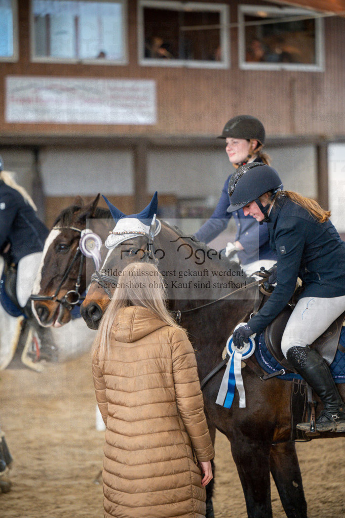 Hallenreittunier Voxtrup 2023 | Entdecke hochwertige Reitturnierfotos von Foto Oger. Professionell, emotional und authentisch – jetzt Lieblingsmomente im Shop bestellen.Deutschlandweite Turnierfotografie. - Realisiert mit Pictrs.com