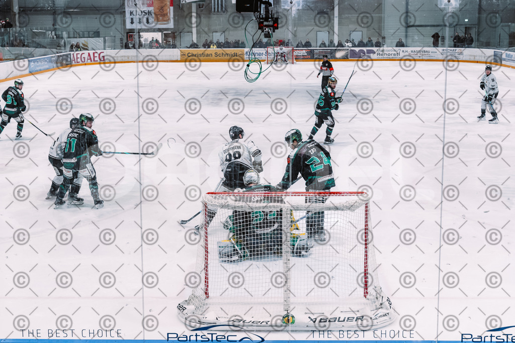Alligators_vs_Passau_03_12_2025-22 | Höchstadt Alligators Fotogalerie: Eishockey-Action aus Franken. Professionelle Spielfotos, Portraits & Stadionbilder zum Download. Jetzt entdecken! - Realisiert mit Pictrs.com