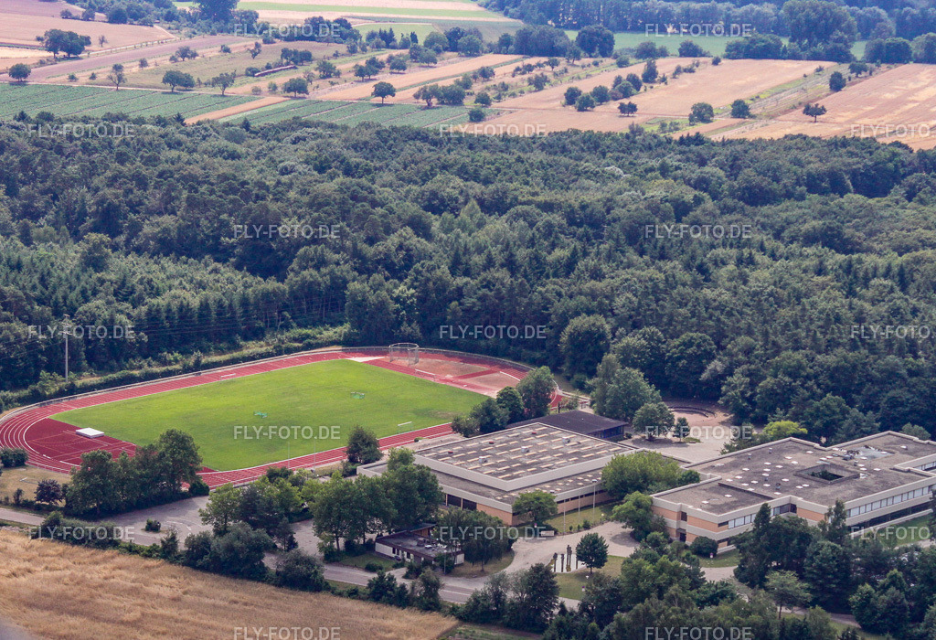 Römerbadschule | Luftbild: Römerbadschule in Rheinzabern im Bundesland Rheinland-Pfalz in Deutschland. Foto: IMG_19153.jpg vom 05.07.2009 durch Werner Riehm/FLY-FOTO.de - Realisiert mit Pictrs.com