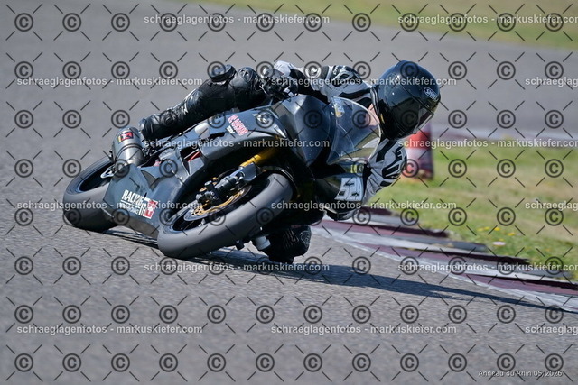 26BT02-0506 | markuskiefer.com - Realisiert mit Pictrs.com