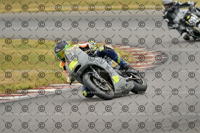 25bt05-1503 | markuskiefer.com - Realisiert mit Pictrs.com