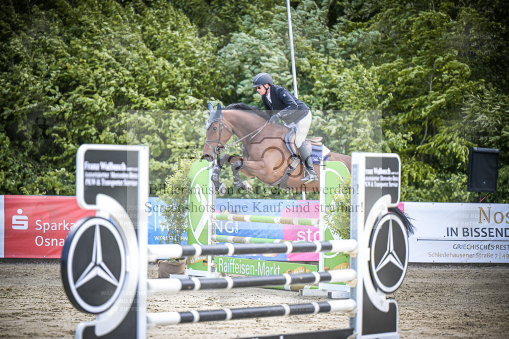 DOS_4566 | Entdecke hochwertige Reitturnierfotos von Foto Oger. Professionell, emotional und authentisch – jetzt Lieblingsmomente im Shop bestellen. - Realisiert mit Pictrs.com