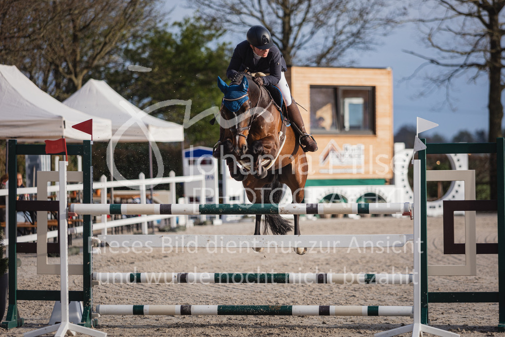 230426_HofSosath_Stil-M-613 | Deine schönsten Turniermomente als professionelle Fotos! Entdecke hochwertige Pferdesport-Fotografie im Online-Shop. Jetzt Fotos finden & bestellen!