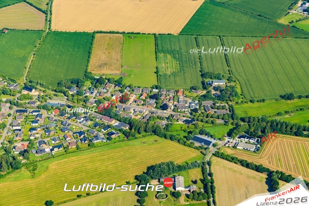 Schrägluftbild    Handewitt - Das Luftbild wurde 2025 vom UL-Flugzeug heraus erstellt (ohne Drohne- keine Drohnenaufnahme ) - Hochauflösende Luftaufnahme -Nicht vergleichbar mit Google Maps oder Satelittenbilder- Die Geschenkidee !Mit Lizenz und Bildrechte bestellbar