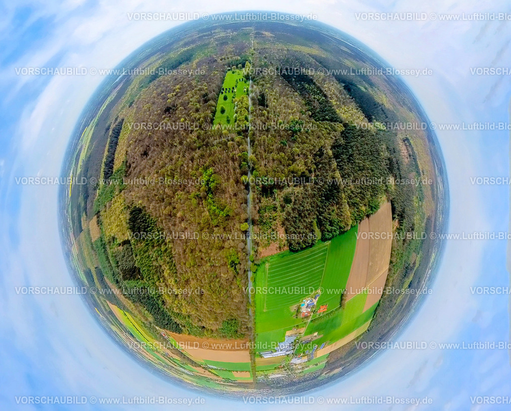 Kleve240490022KleverReichswald | Luftbild, Reichswald Forest War Cemetery, britischer Militärfriedhof Ehrenfriedhof und Kriegsgräberfriedhof, Mischwald Waldgebiet, Erdkugel, Fisheye Aufnahme, Fischaugen Aufnahme, 360 Grad Aufnahme, tiny world, little planet, fisheye Bild, Materborn, Kleve, Niederrhein, Nordrhein-Westfalen, Deutschland
