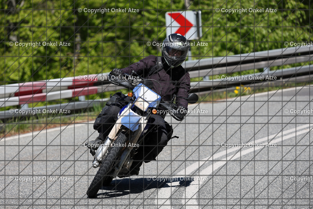 IMG_9728 | Fotograf am Kyffhäuser. Onkel Atze. Kyffhäuser Rennstrecke. Café36. Motorsportfotografie. - Realisiert mit Pictrs.com