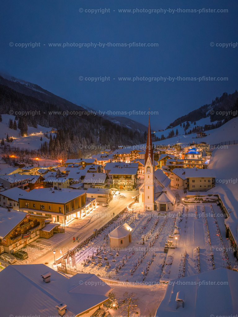 Lanersbach Kirche Blaue Stunde copyright  Thomas Pfister-1 | PHOTOGRAPHY BY THOMAS PFISTER