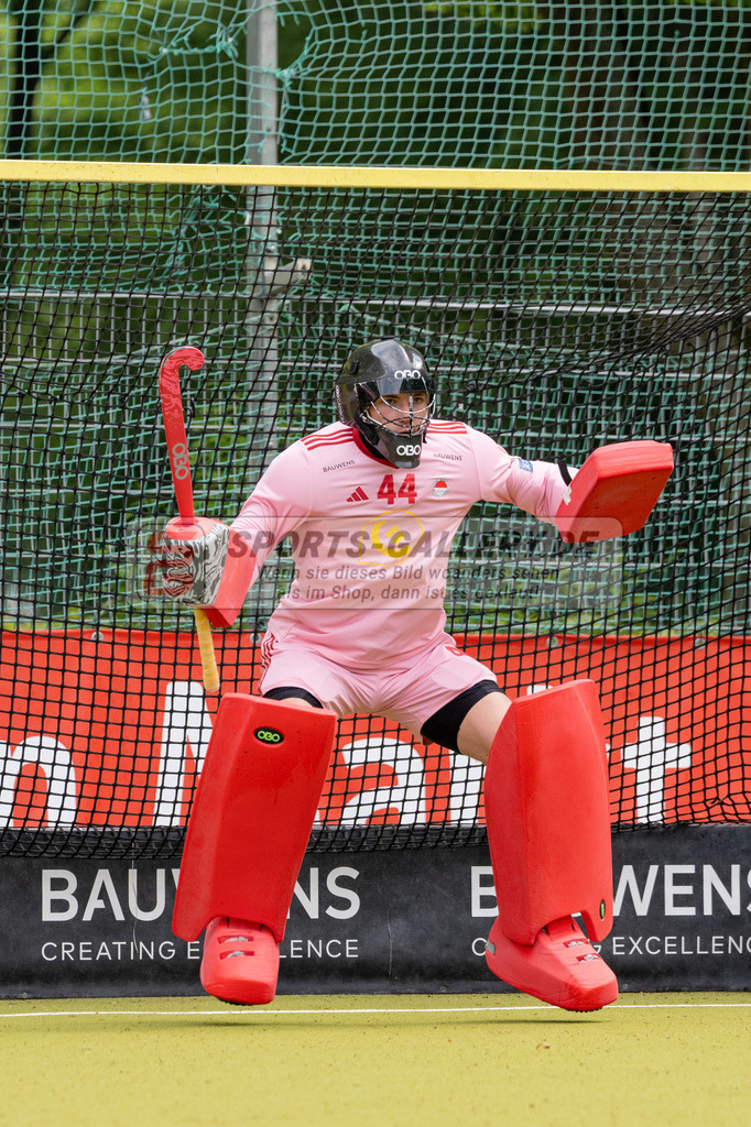 SFE_20250504_0009 | Köln, Deutschland, 04.05.2025:  Hockey 1. Bundesliga Herren Rot-Weiss Köln - Münchener SC im KTHC Stadion Rot-Weiss Köln Tennis and Hockey Club am 04.05.2025 in Köln, Deutschland. (Foto von Stephan Fehrmann)Köln, Germany, 04.05.2025: Hockey 1. Bundesliga Herren Rot-Weiss Köln - Münchener SC in KTHC Stadion Rot-Weiss Köln Tennis and Hockey Club at 04.05.2025 in Köln, Deutschland. (Foto from Stephan Fehrmann)