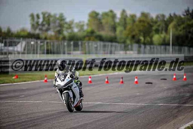 pubi7306 | Professionelle Fotos von Sportveranstaltungen, aber auch Hochzeiten und anderen Events. - Realisiert mit Pictrs.com